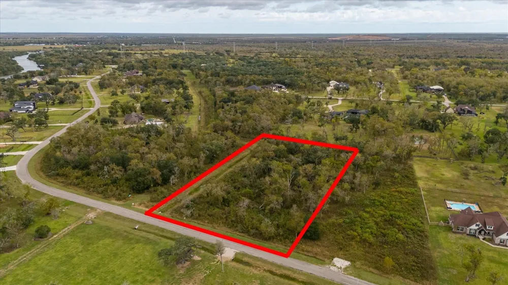 32003 Bayou Bend Richwood, TX 77515