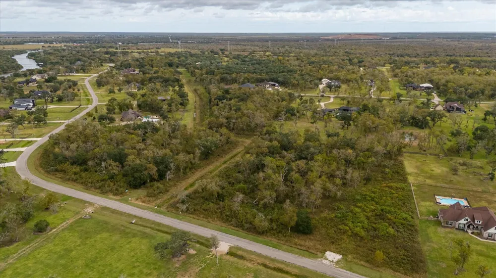 32003 Bayou Bend Richwood, TX 77515