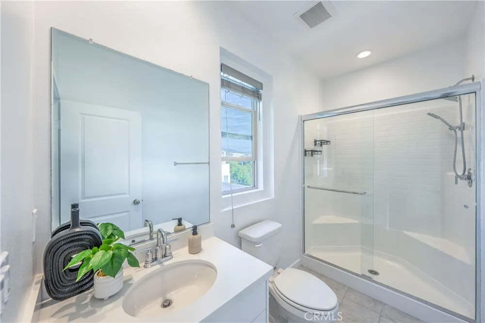 177 Frame Irvine, CA 92618