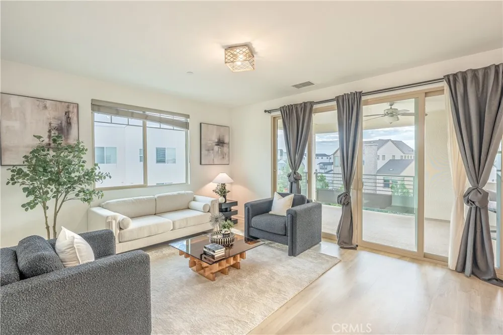 177 Frame Irvine, CA 92618
