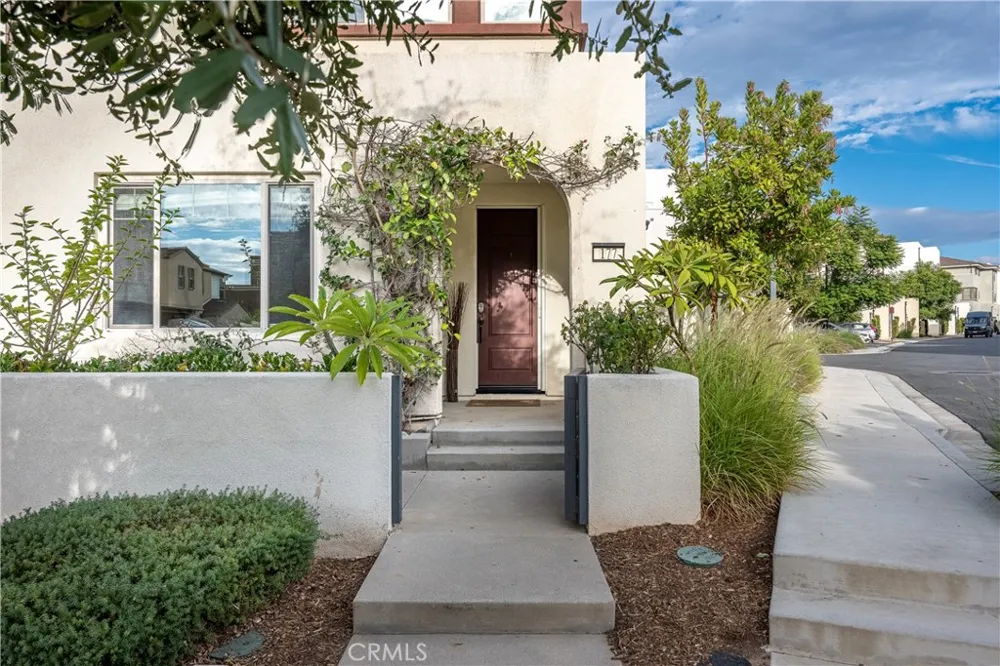 177 Frame Irvine, CA 92618