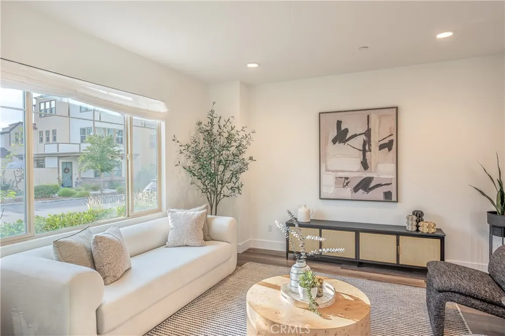 177 Frame Irvine, CA 92618