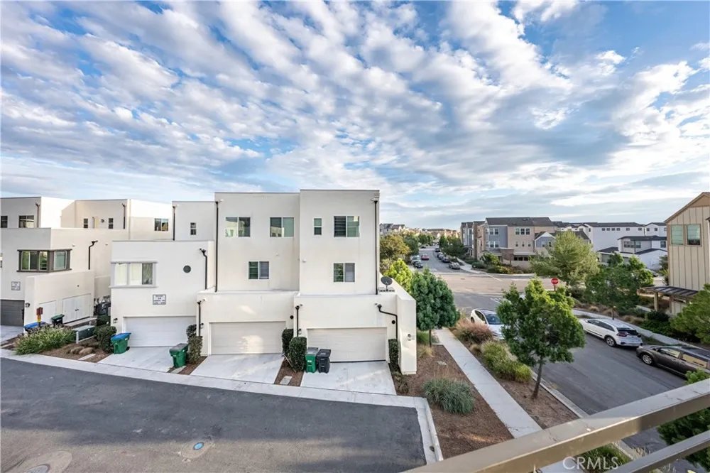 177 Frame Irvine, CA 92618
