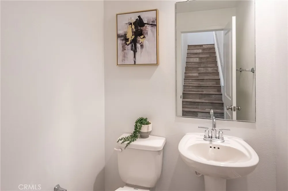 177 Frame Irvine, CA 92618