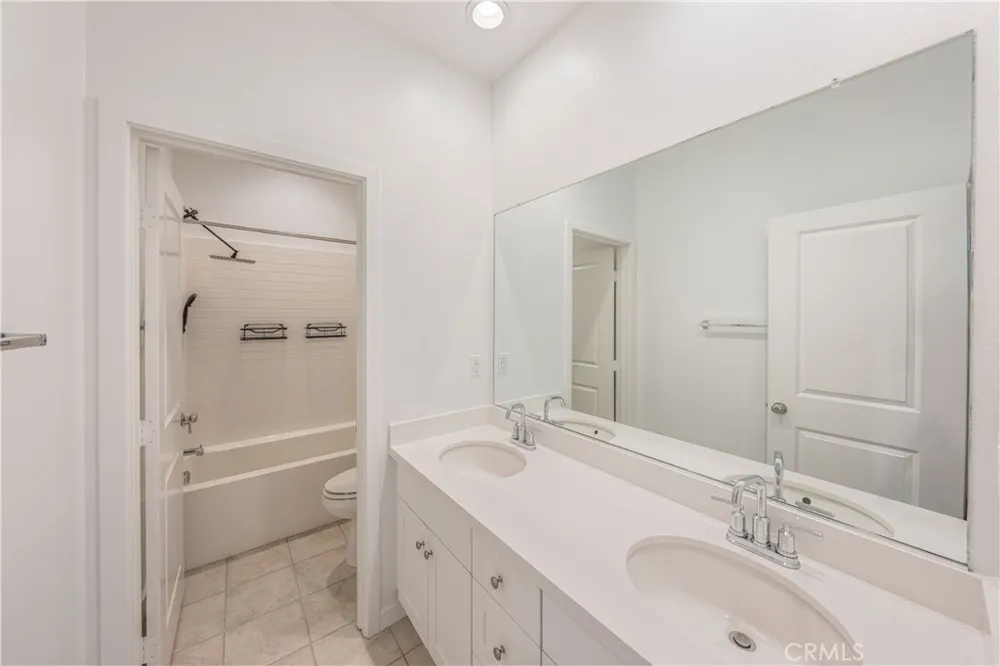 177 Frame Irvine, CA 92618