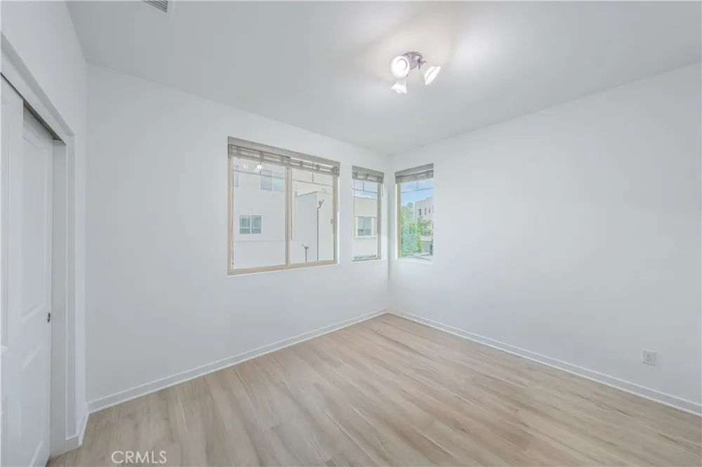 177 Frame Irvine, CA 92618