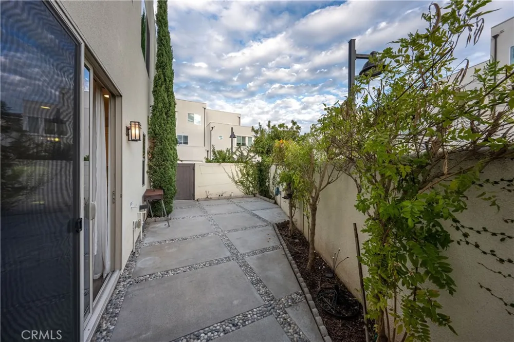177 Frame Irvine, CA 92618