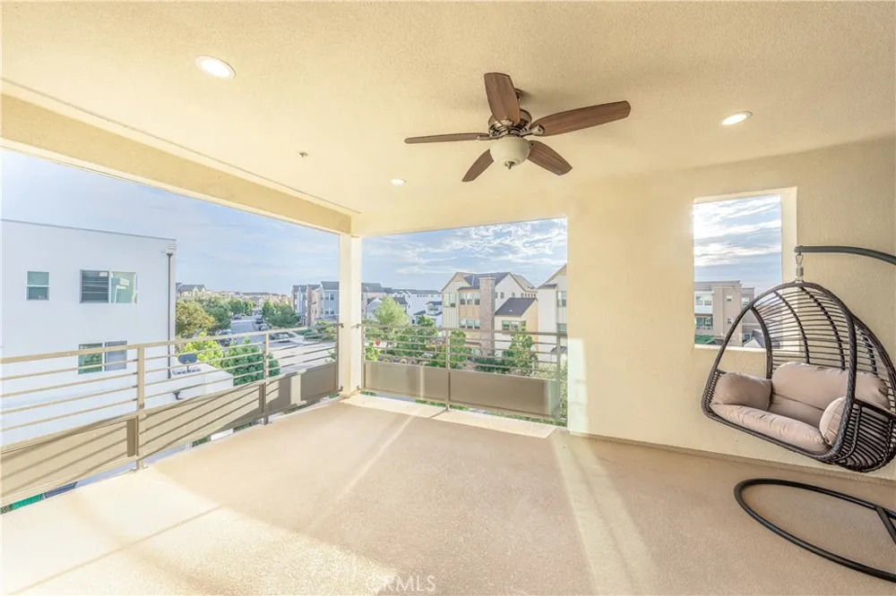 177 Frame Irvine, CA 92618