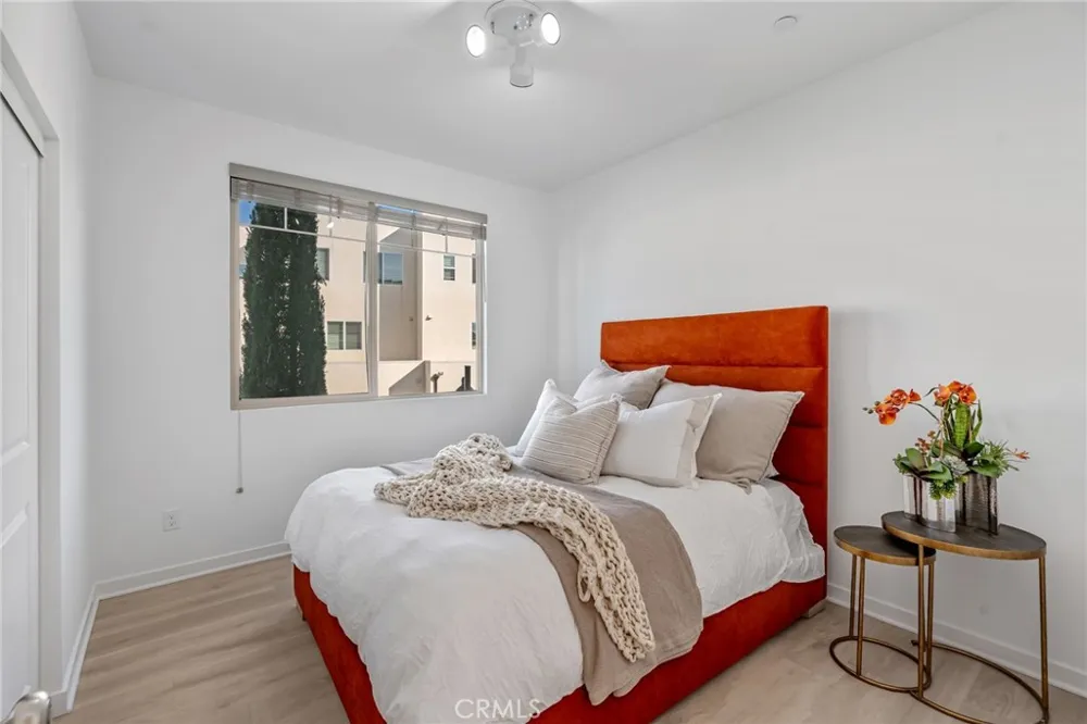 177 Frame Irvine, CA 92618