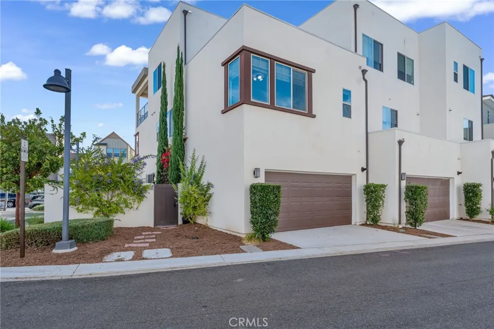 177 Frame Irvine, CA 92618