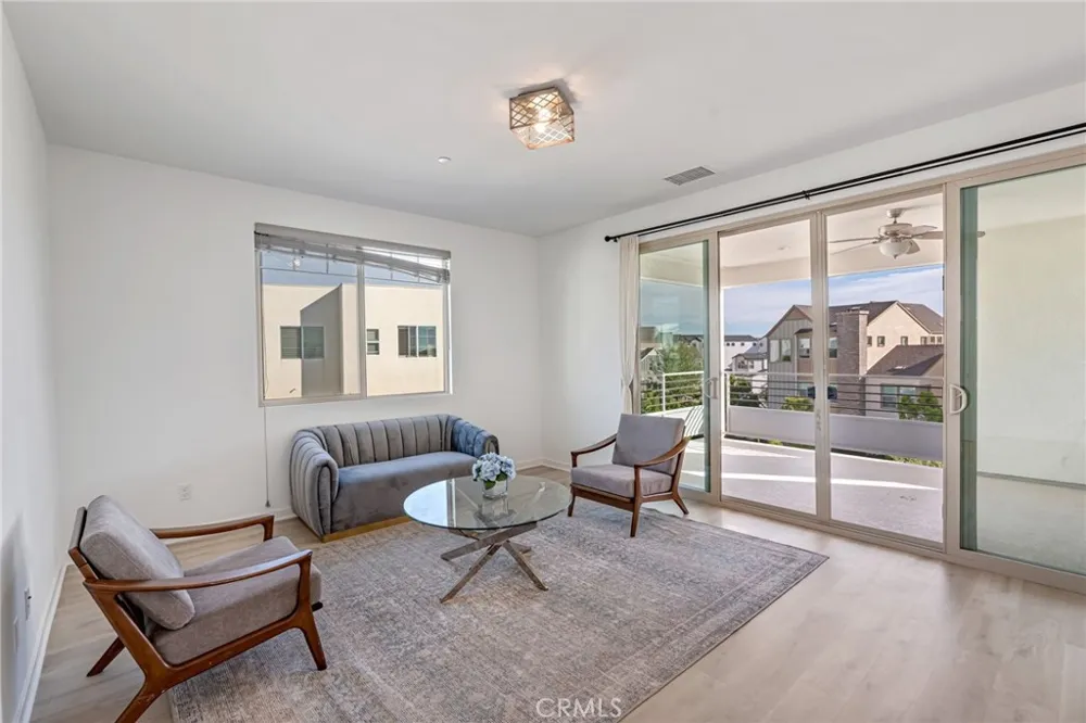 177 Frame Irvine, CA 92618