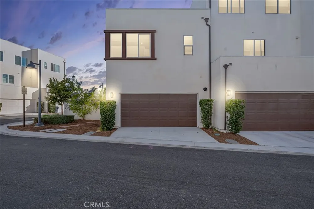 177 Frame Irvine, CA 92618
