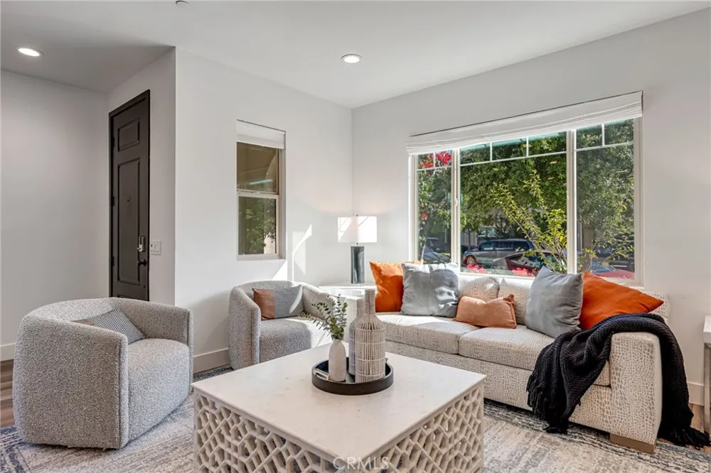 177 Frame Irvine, CA 92618