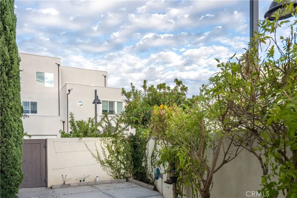 177 Frame Irvine, CA 92618