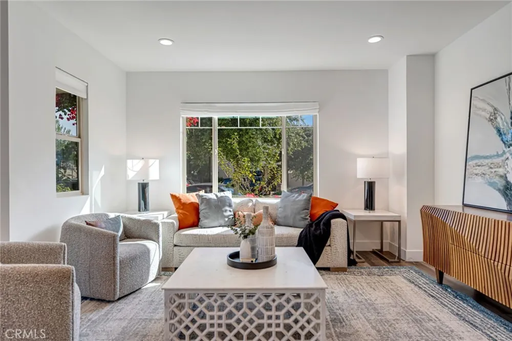 177 Frame Irvine, CA 92618