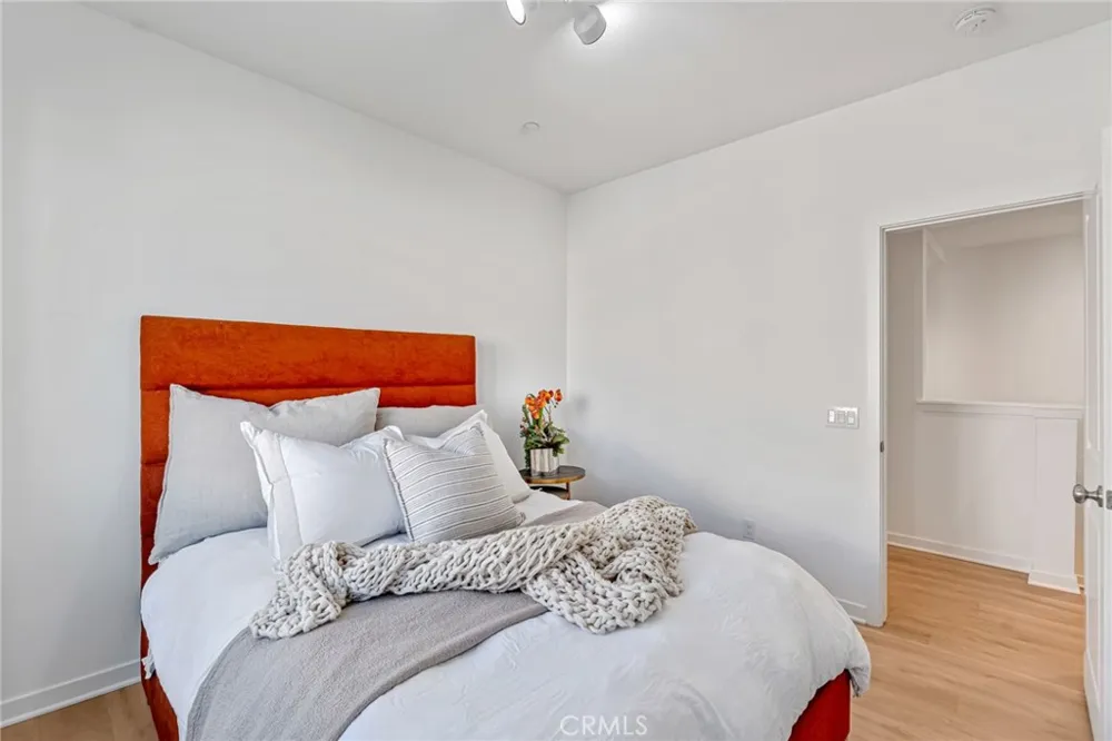 177 Frame Irvine, CA 92618