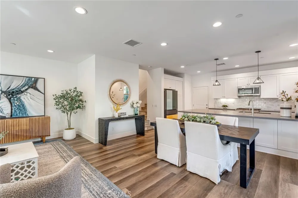 177 Frame Irvine, CA 92618