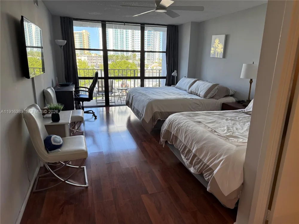 800 Parkview Dr #402 Hallandale Beach, FL 33009
