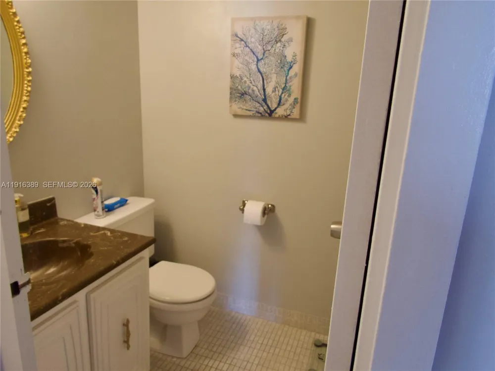 800 Parkview Dr #402 Hallandale Beach, FL 33009