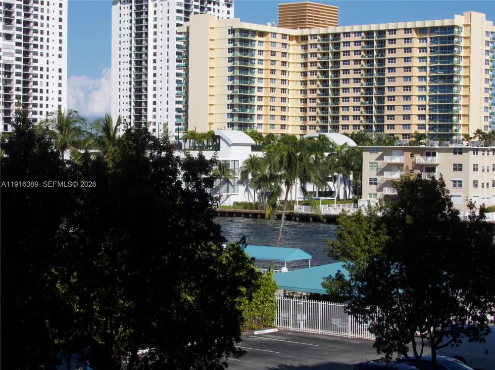 800 Parkview Dr #402 Hallandale Beach, FL 33009