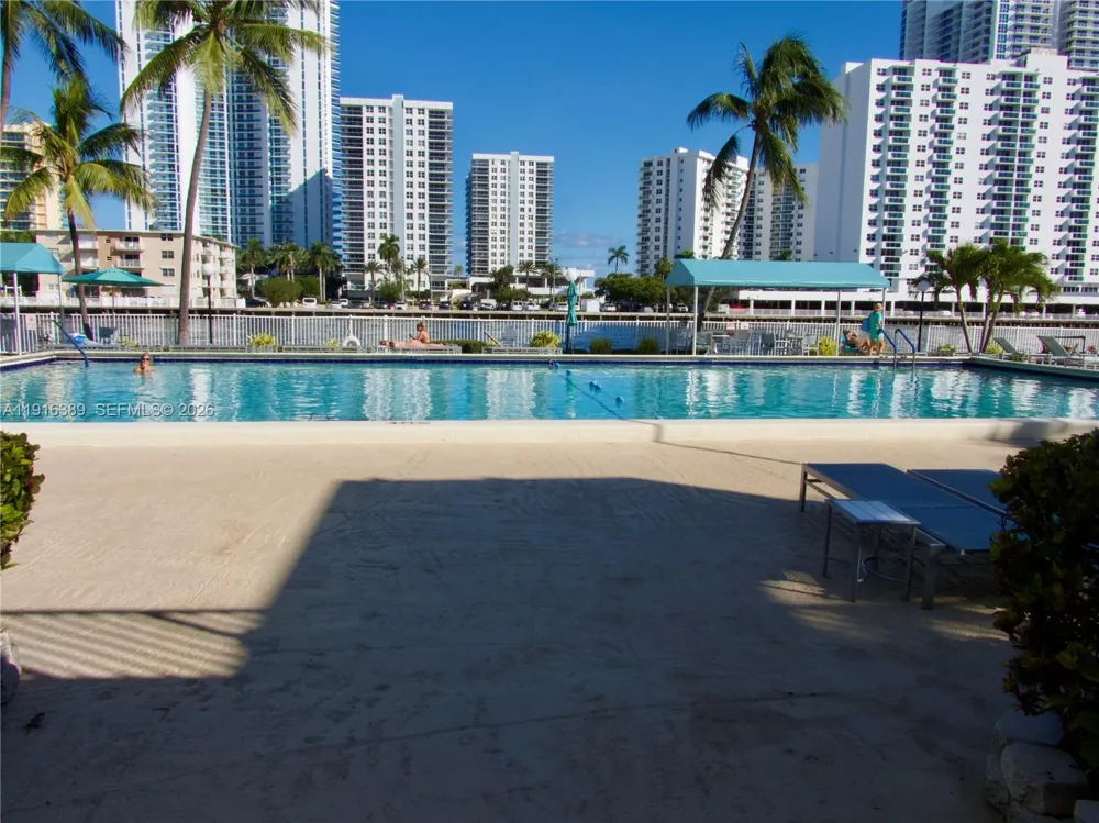 800 Parkview Dr #402 Hallandale Beach, FL 33009