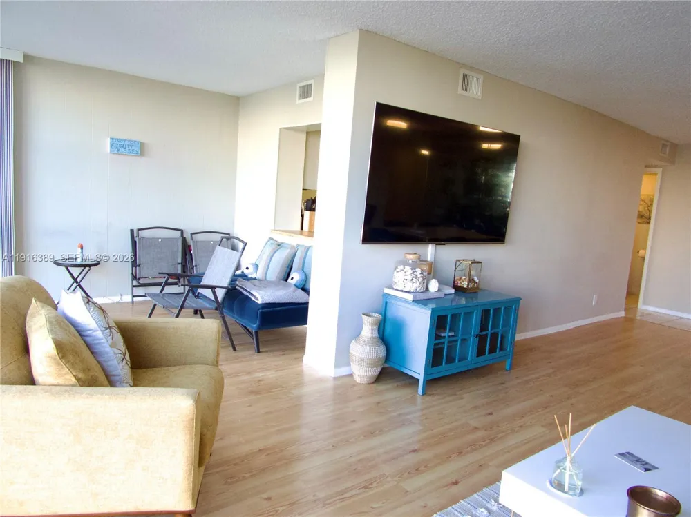 800 Parkview Dr #402 Hallandale Beach, FL 33009