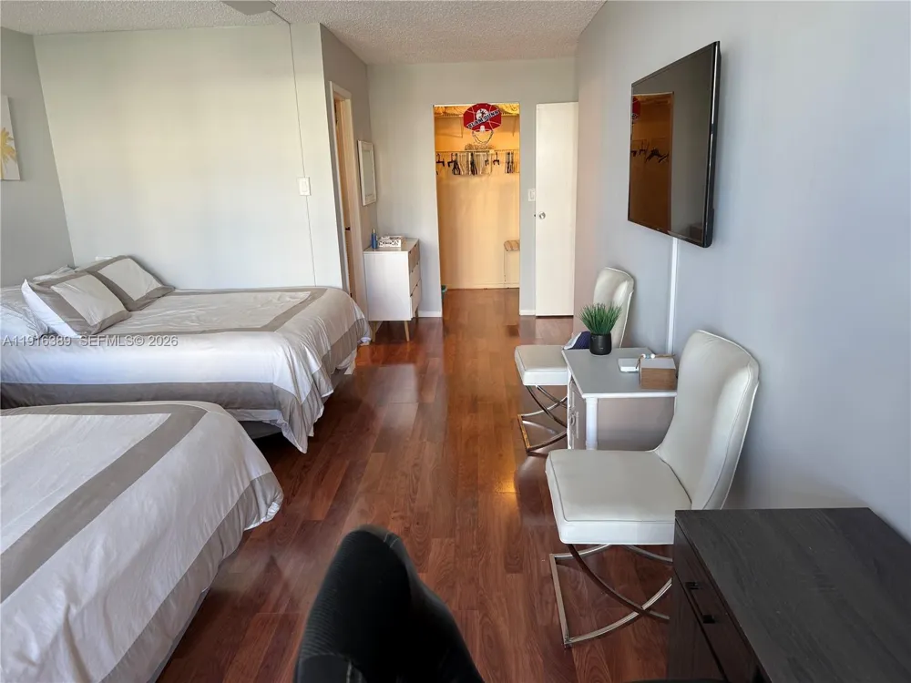 800 Parkview Dr #402 Hallandale Beach, FL 33009