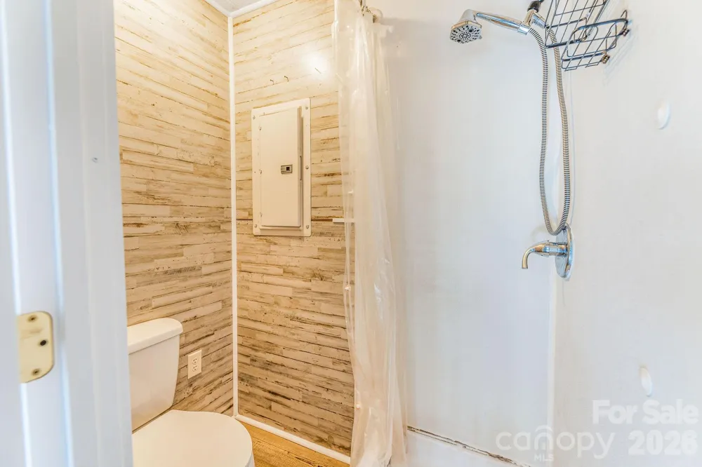 107 Woodland Church Road Clyde, NC 28721