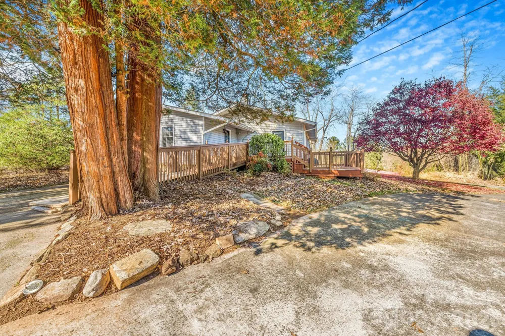 107 Woodland Church Road Clyde, NC 28721