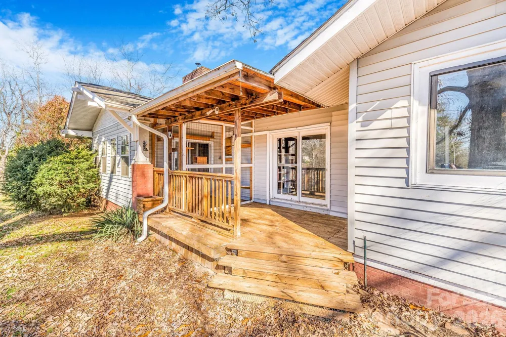 107 Woodland Church Road Clyde, NC 28721