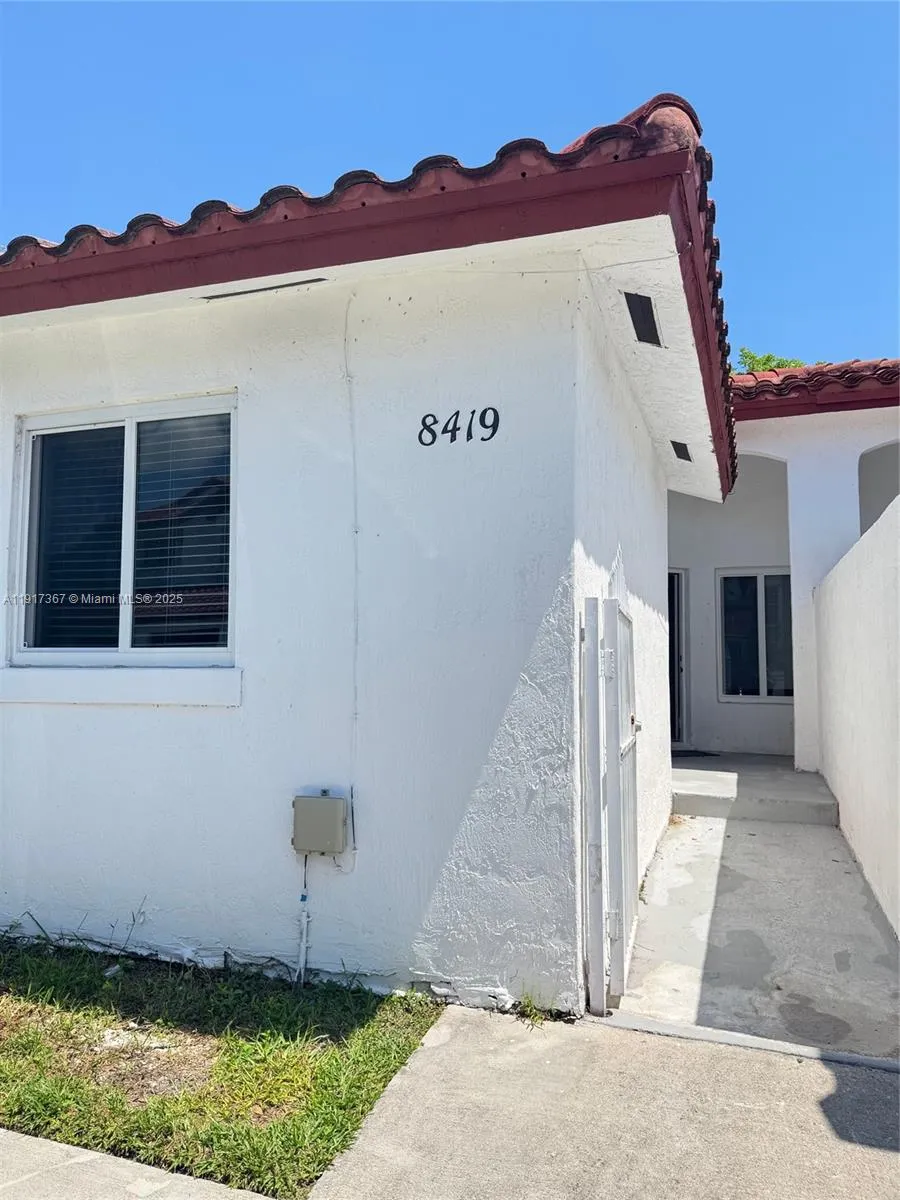8419 SW 209th St Cutler Bay, FL 33189
