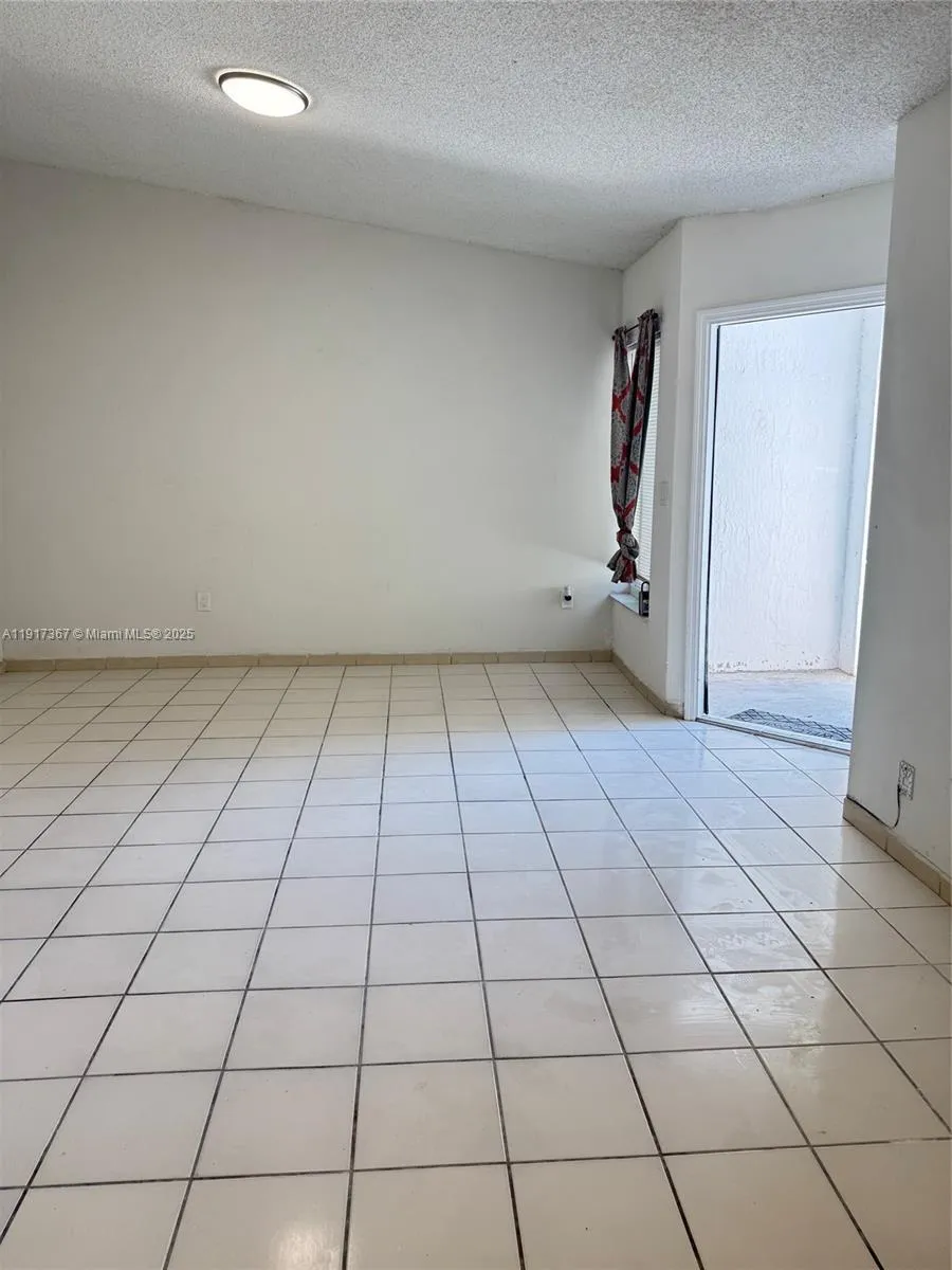8419 SW 209th St Cutler Bay, FL 33189