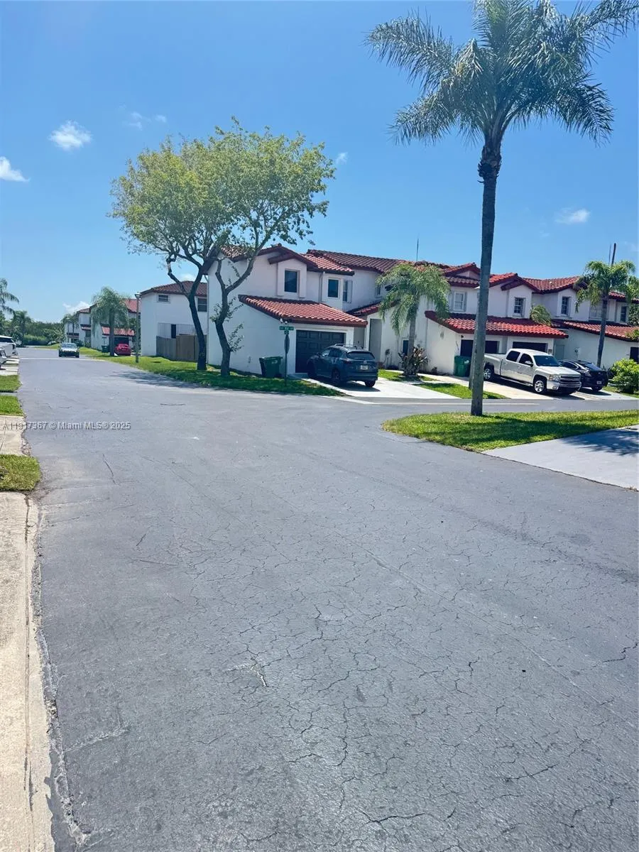8419 SW 209th St Cutler Bay, FL 33189