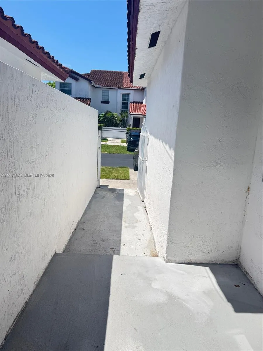 8419 SW 209th St Cutler Bay, FL 33189