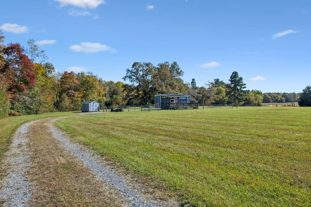 10849 Jim Cummings Hwy Bradyville, TN 37026