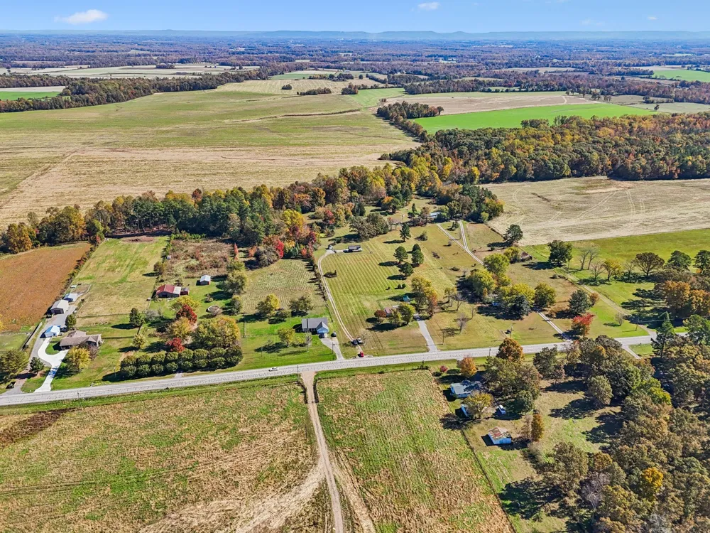 10849 Jim Cummings Hwy Bradyville, TN 37026