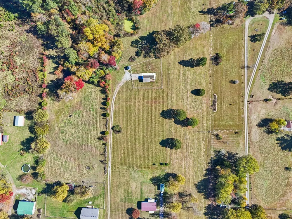 10849 Jim Cummings Hwy Bradyville, TN 37026