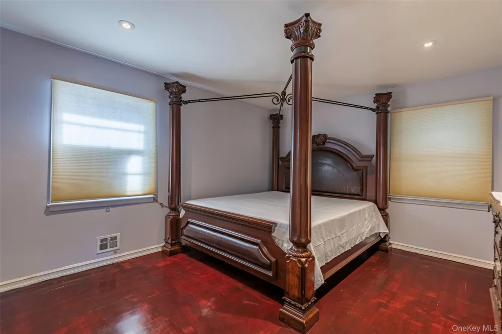 244-19 Grand Central Parkway Douglaston, NY 11362