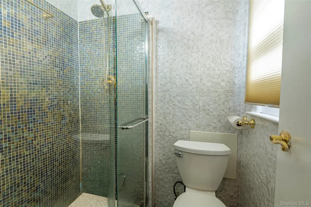 244-19 Grand Central Parkway Douglaston, NY 11362