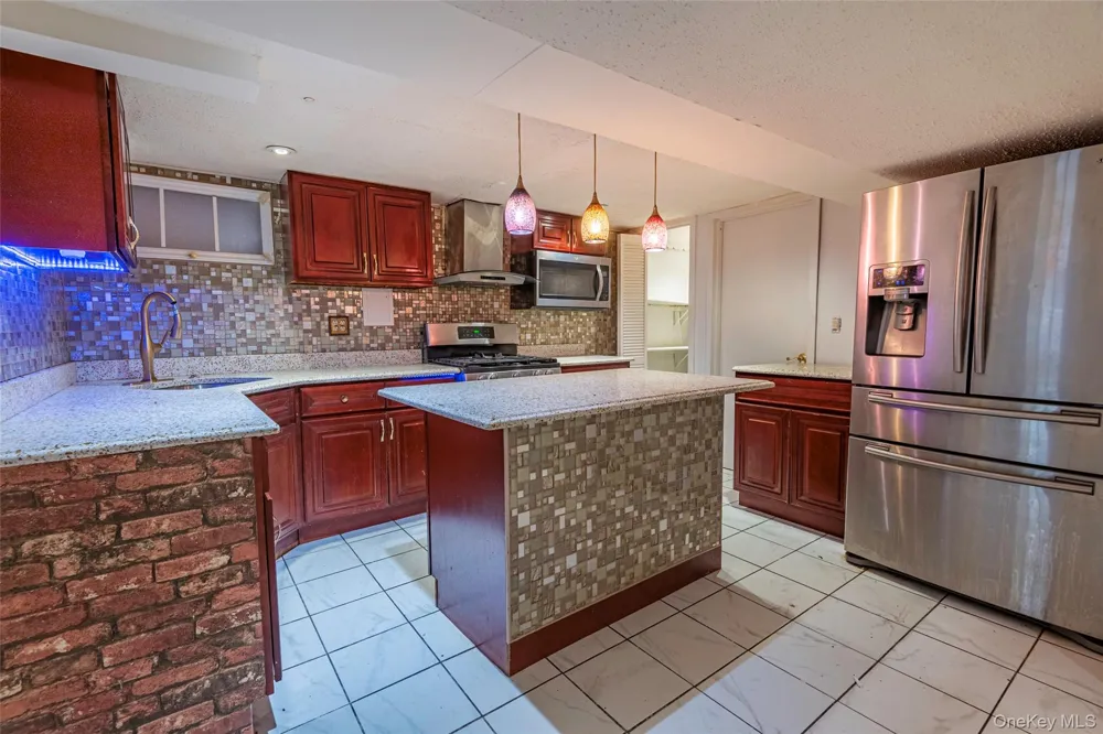 244-19 Grand Central Parkway Douglaston, NY 11362