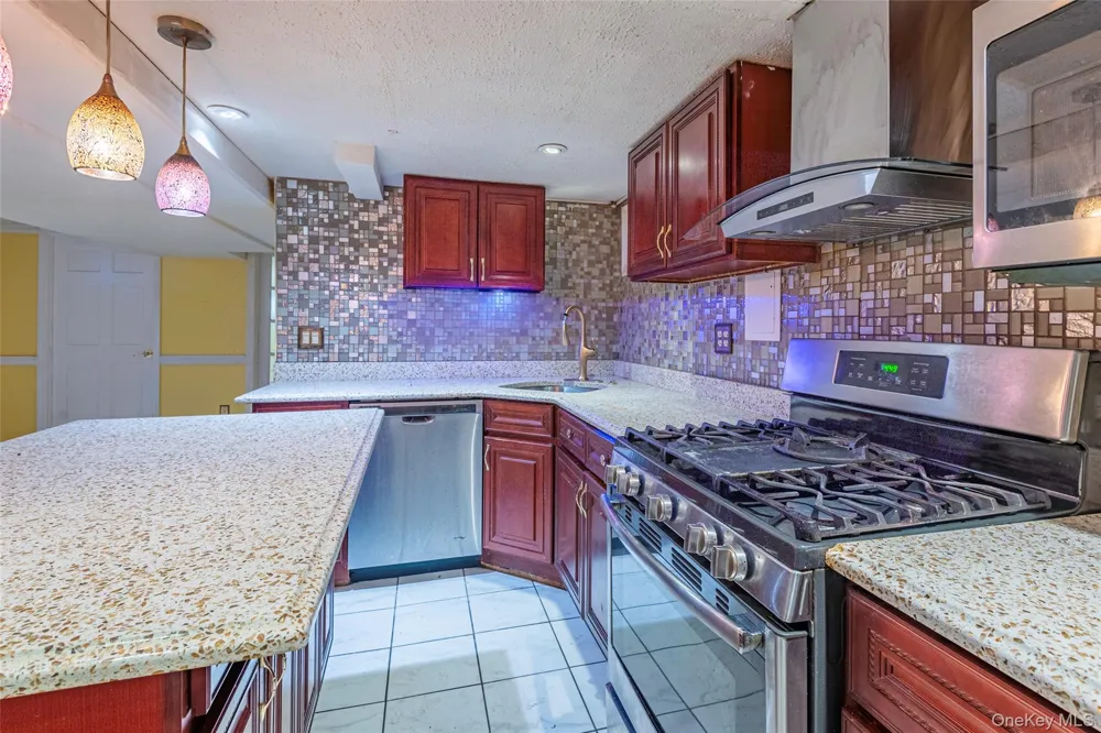 244-19 Grand Central Parkway Douglaston, NY 11362