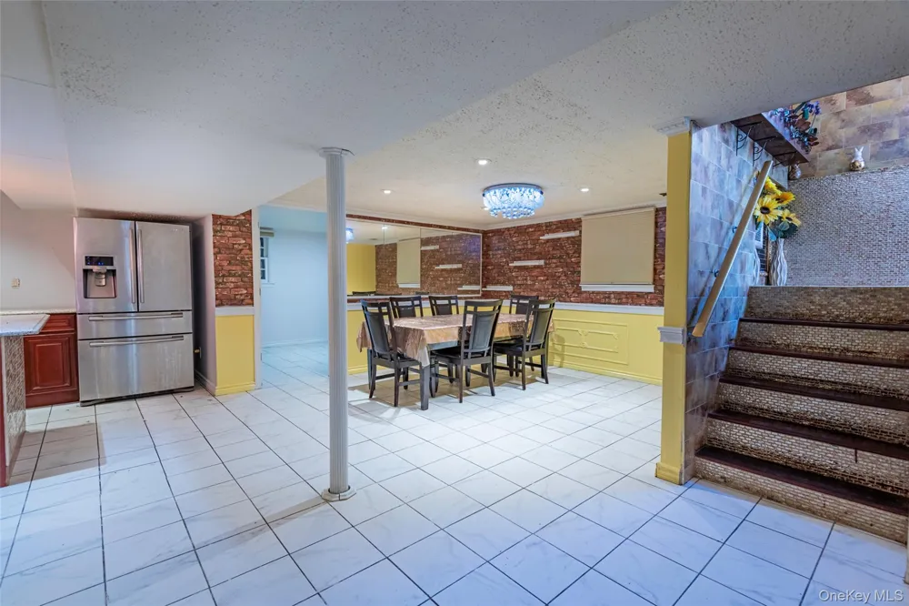 244-19 Grand Central Parkway Douglaston, NY 11362