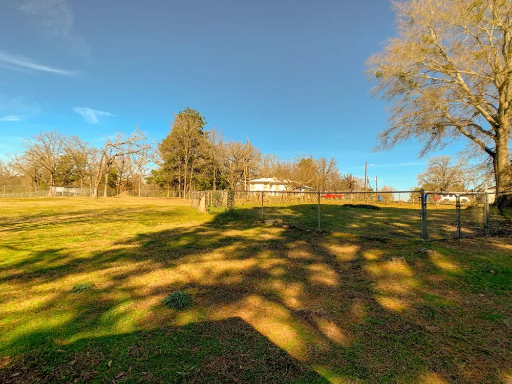 519 W Commerce Buffalo, TX 75831