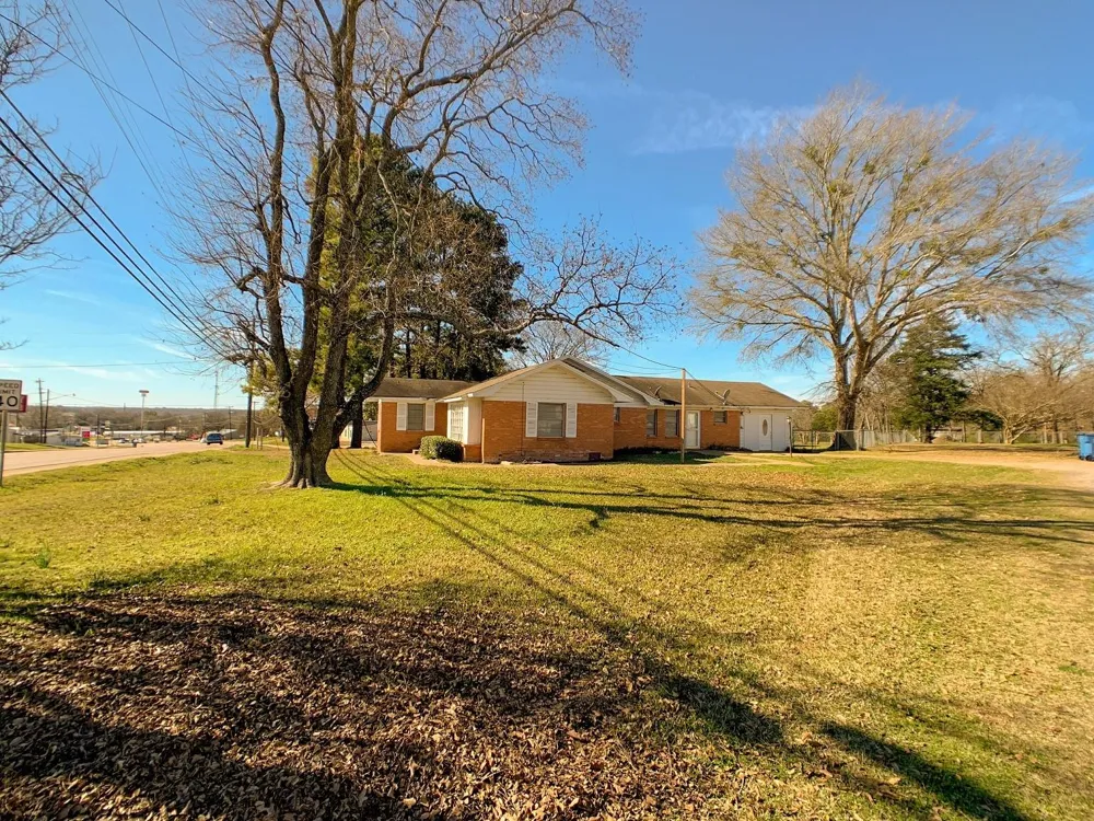 519 W Commerce Buffalo, TX 75831