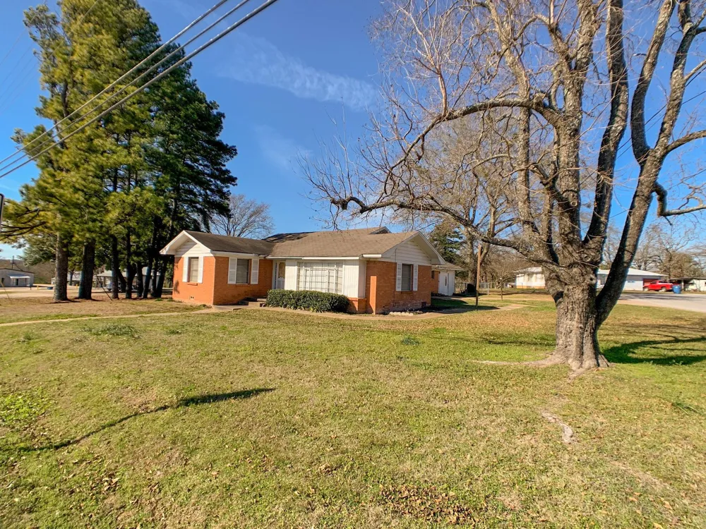 519 W Commerce Buffalo, TX 75831