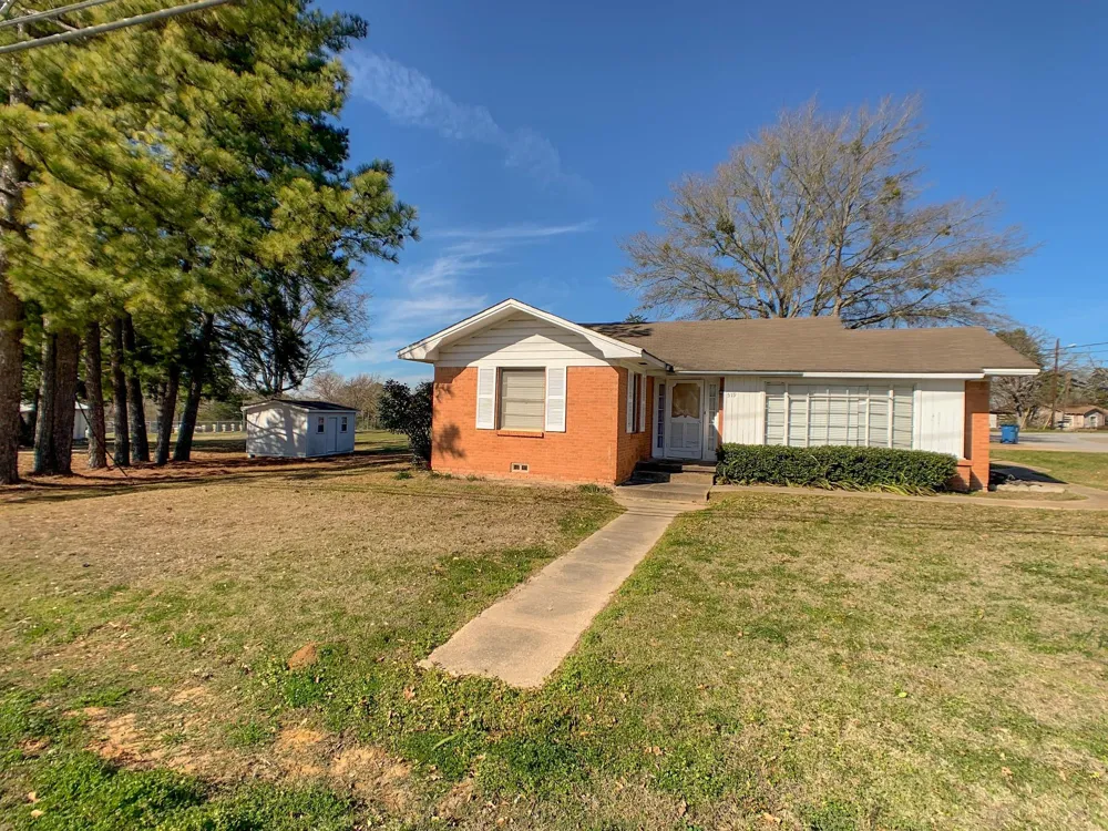 519 W Commerce Buffalo, TX 75831