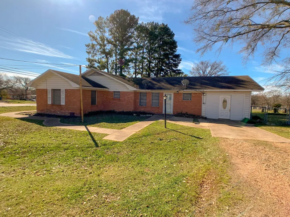 519 W Commerce Buffalo, TX 75831
