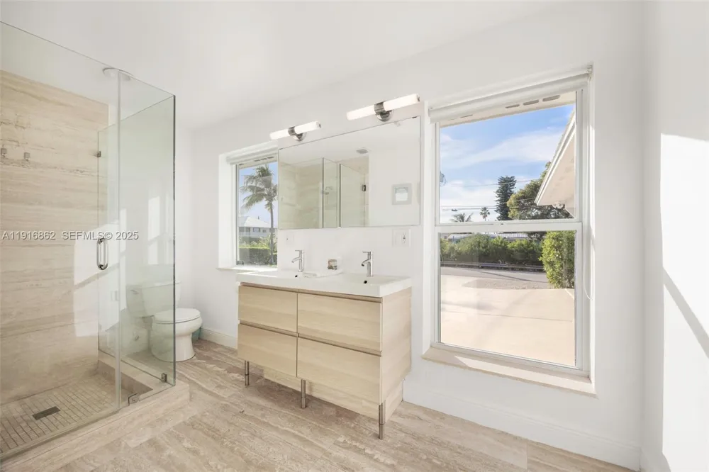 1733 Sunrise Dr Big Pine, FL 33043