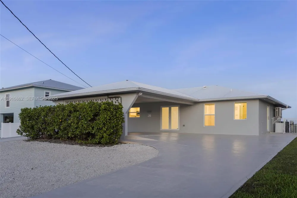 1733 Sunrise Dr Big Pine, FL 33043