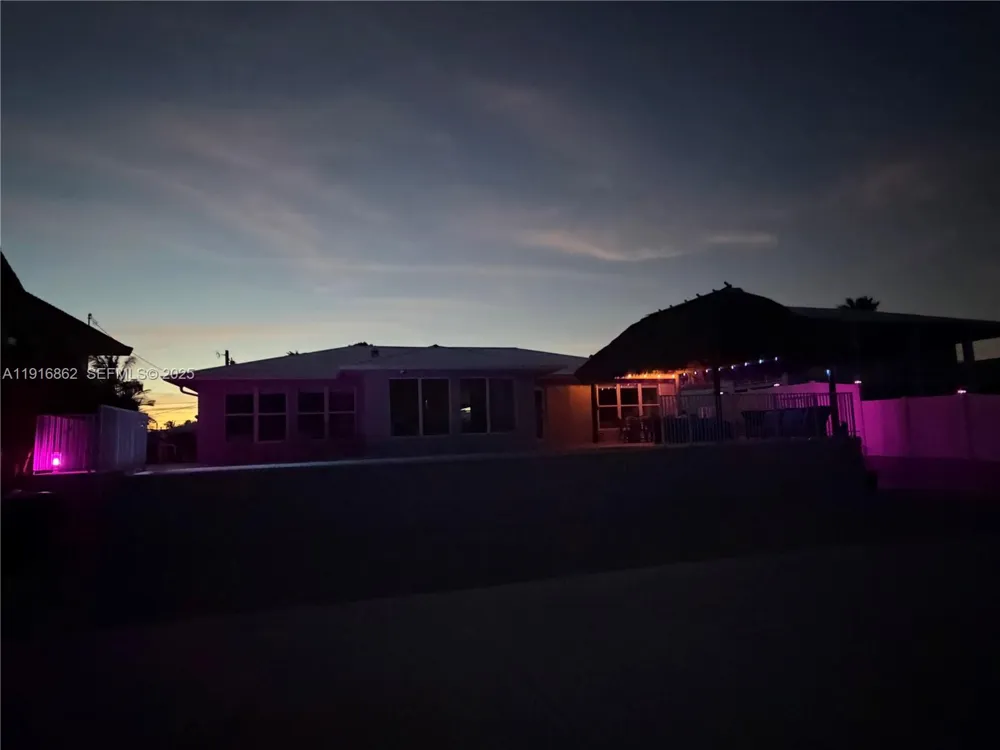 1733 Sunrise Dr Big Pine, FL 33043